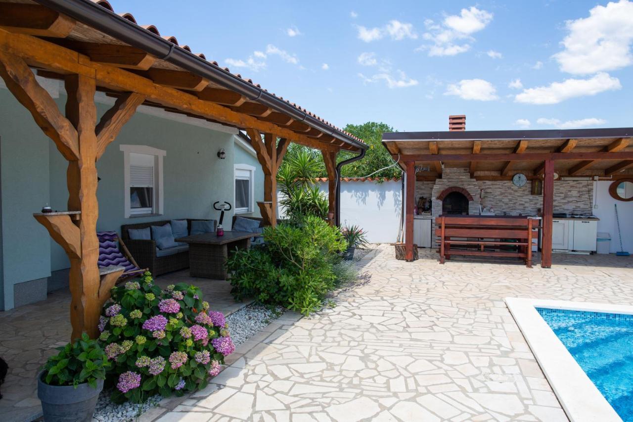 Holiday Home Petrovic Medulin Ngoại thất bức ảnh